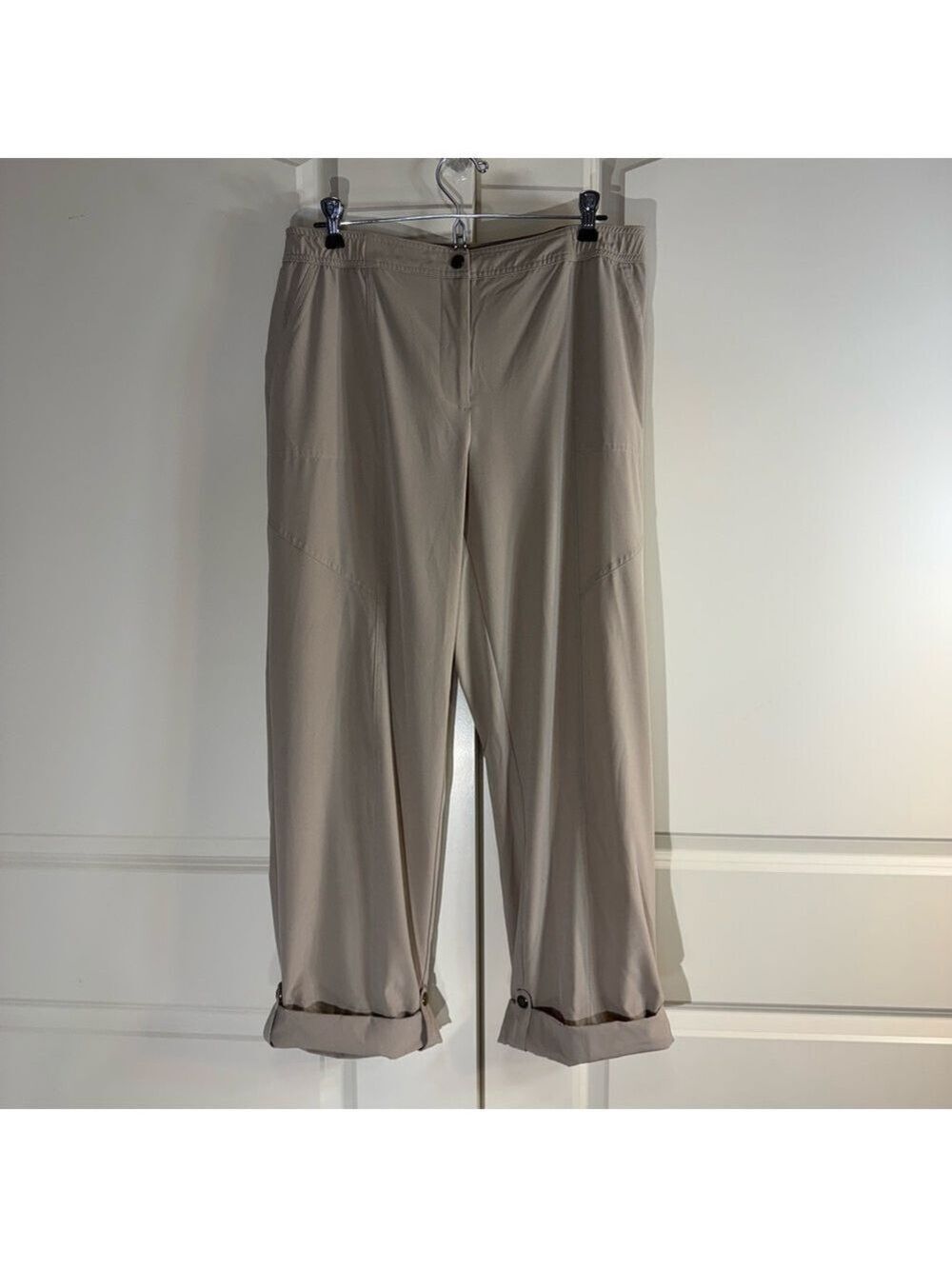 Zenergy by Chico’s Beige Lightweight Roll Up Pants Size 1 (8) - Picture 1 of 7